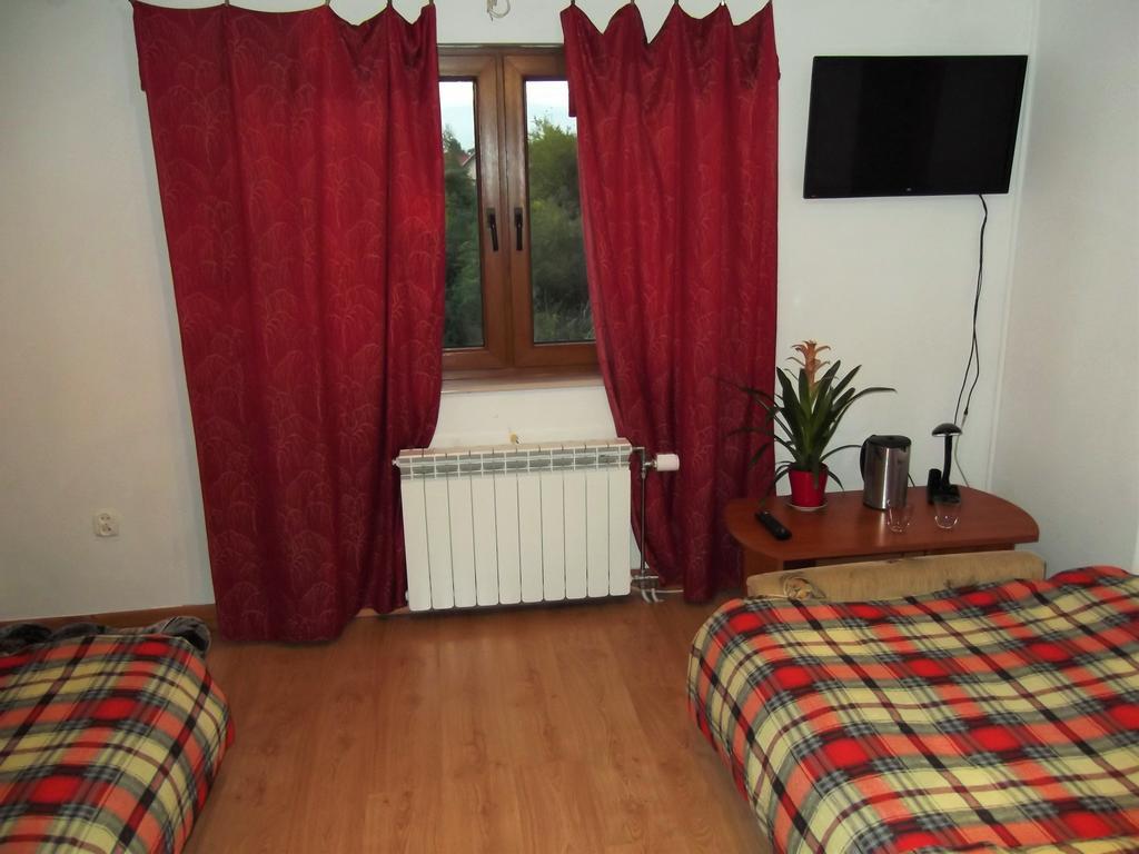 Dworek W Zieleni Warschau Kamer foto